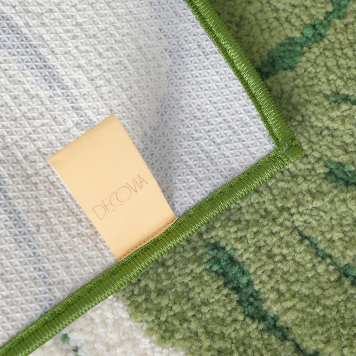 Flower Leaf Microfiber Anti Skid Super Absorbent Bathmat - Decovia