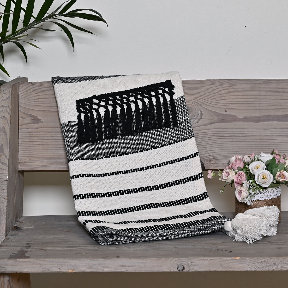 Throw-Fringe-Black-White