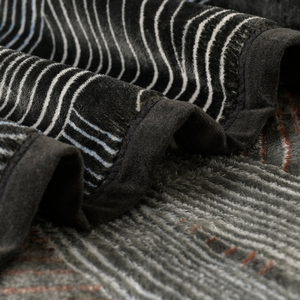 Decovia Midnight Orbit Blanket – Modern Elegance in Every Layer