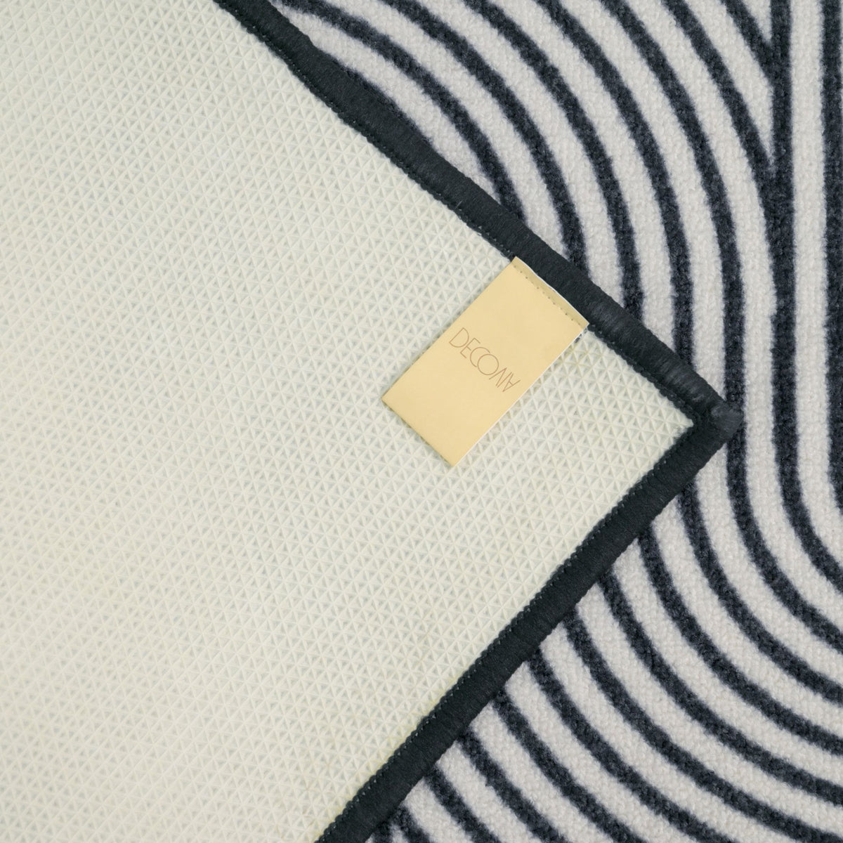 Modern Geometric Area Rug – Black and White Abstract Wave Pattern -Decovia