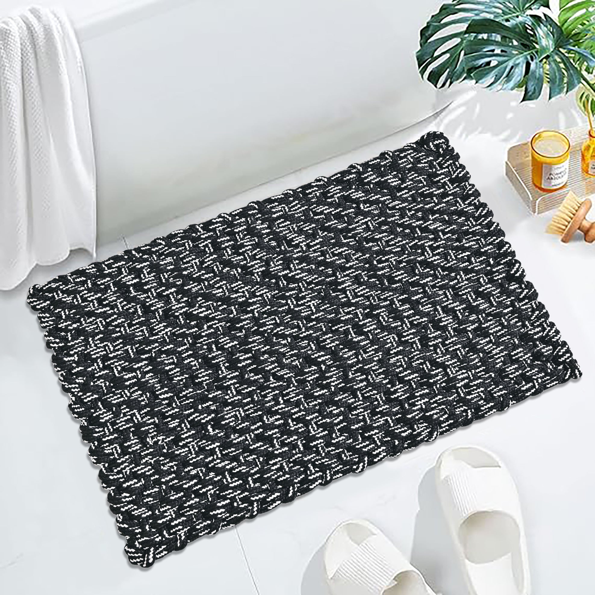 Handwoven Textured Bathmat – 60x40 cm (Black & White)