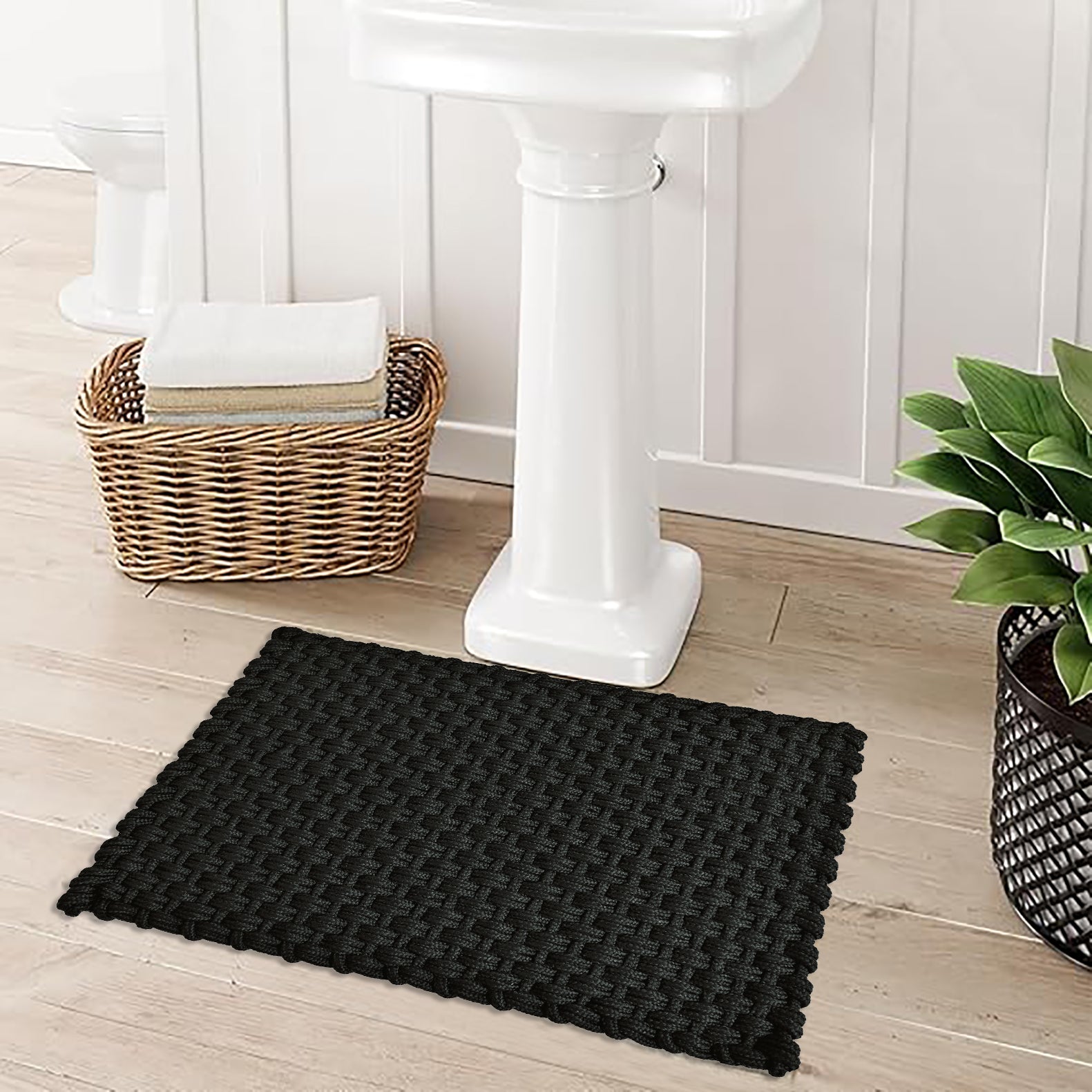 Premium Solid Black Woven Bathmat – 60x40 cm