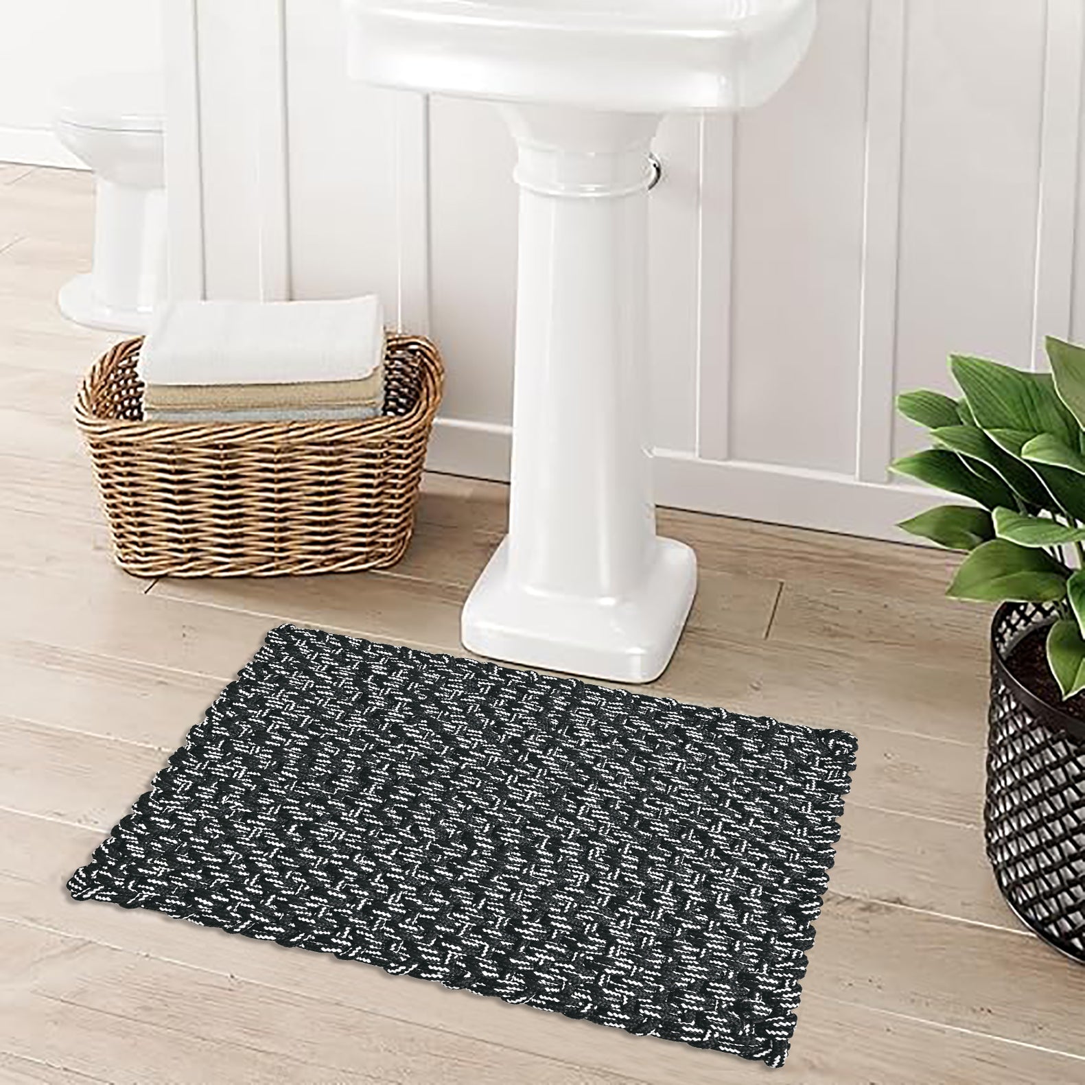Handwoven Textured Bathmat – 60x40 cm (Black & White)