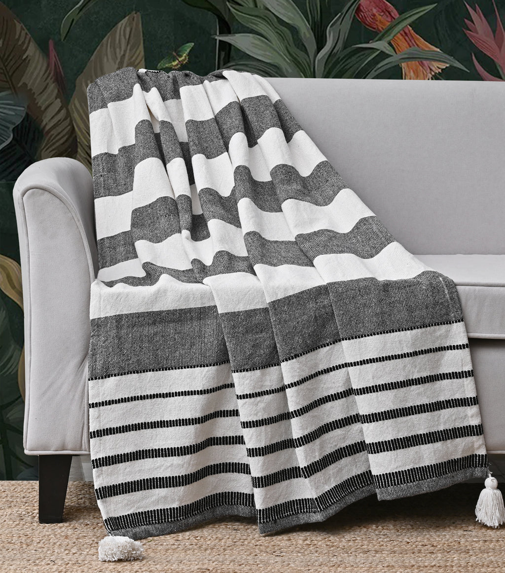 Throw-Stripe-Black-White
