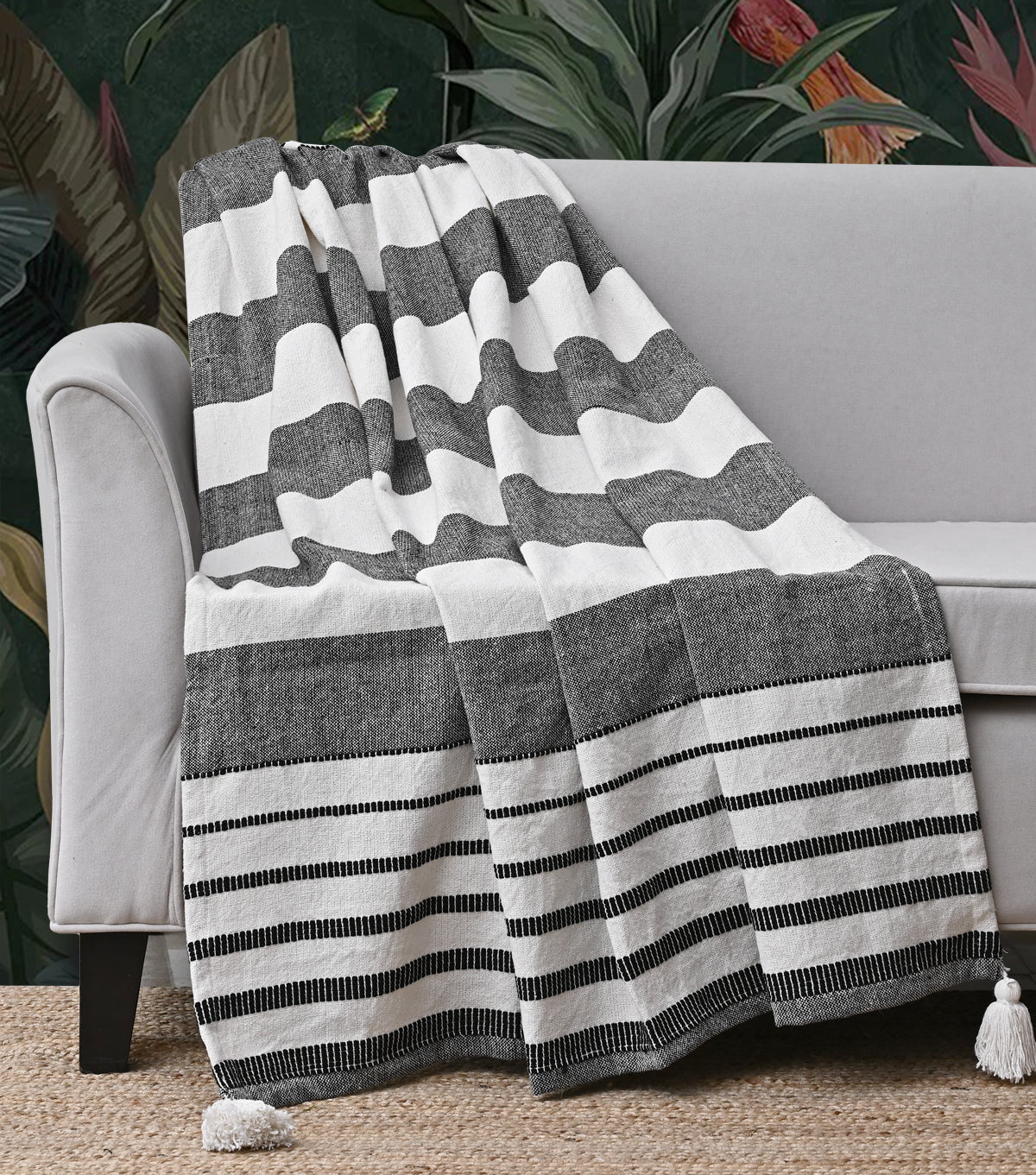 Throw-Stripe-Black-White