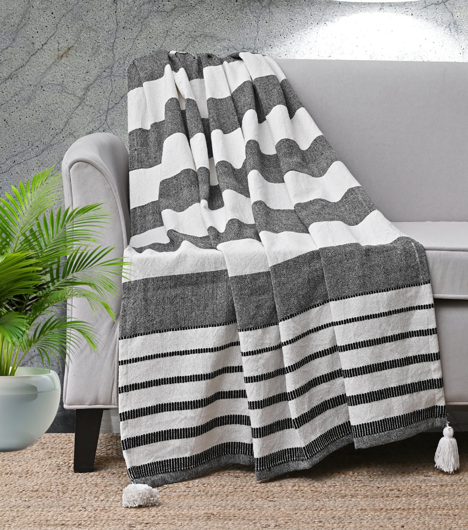 Throw-Stripe-Black-White