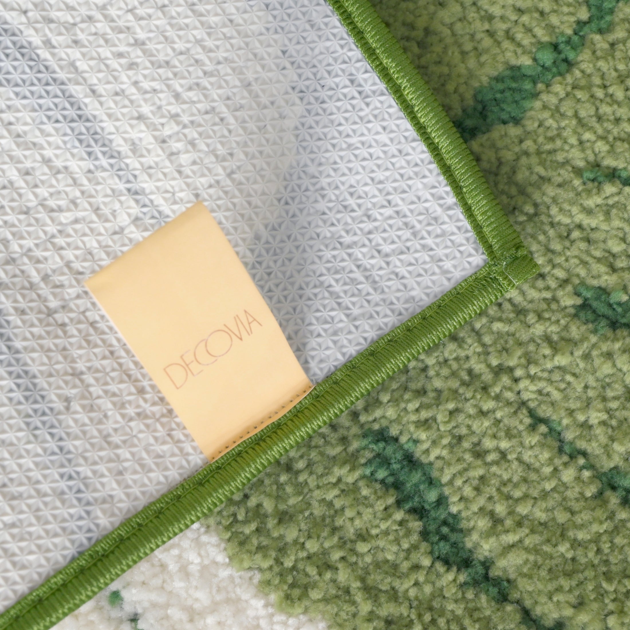 Flower Leaf Microfiber Anti Skid Super Absorbent Bathmat - Decovia