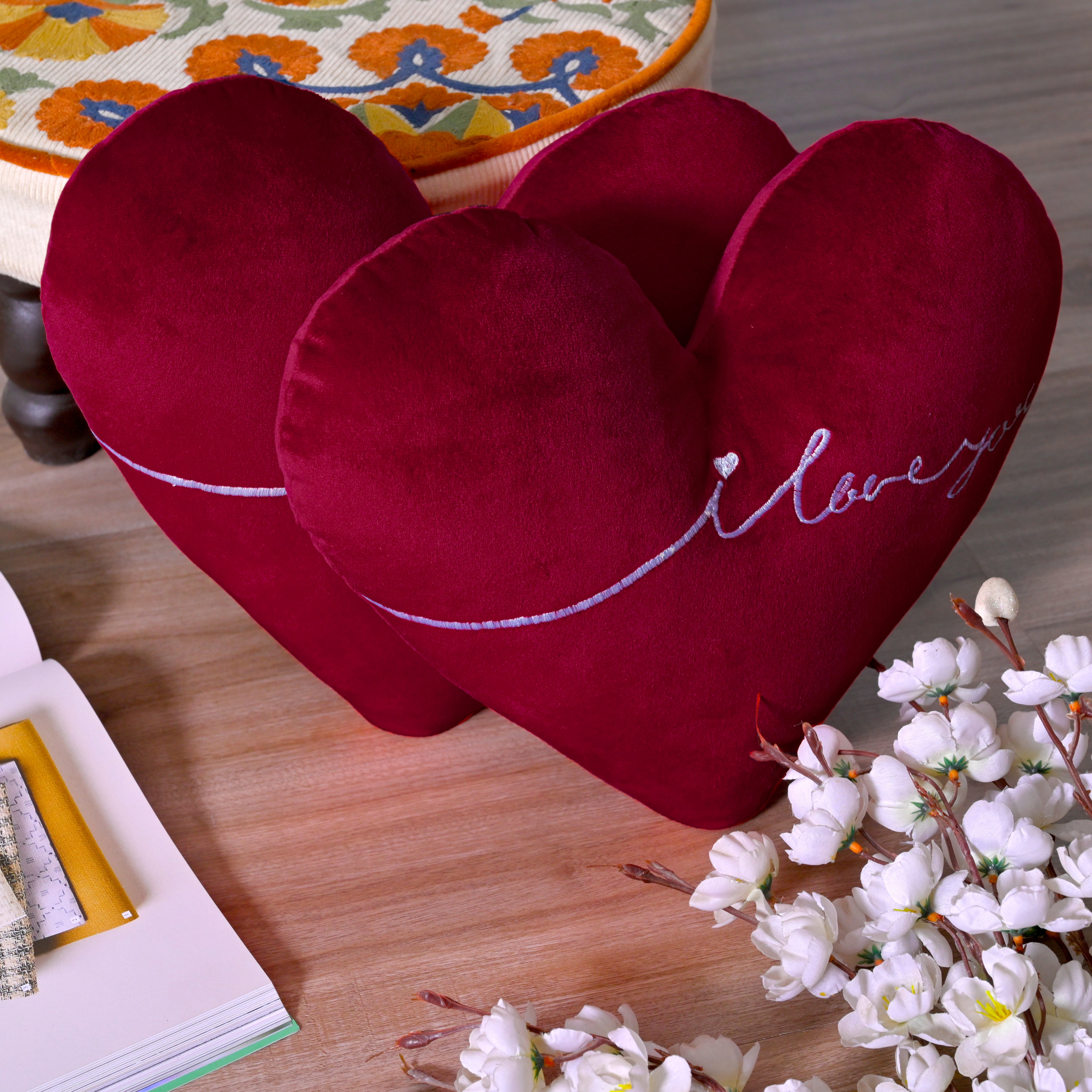 Set of 2 Red Heart-Shaped Velvet Cushions with "I Love You" Embroidery – Romantic Valentine's Day Gift Decor for Couple, Girlfriend, Boyfriend