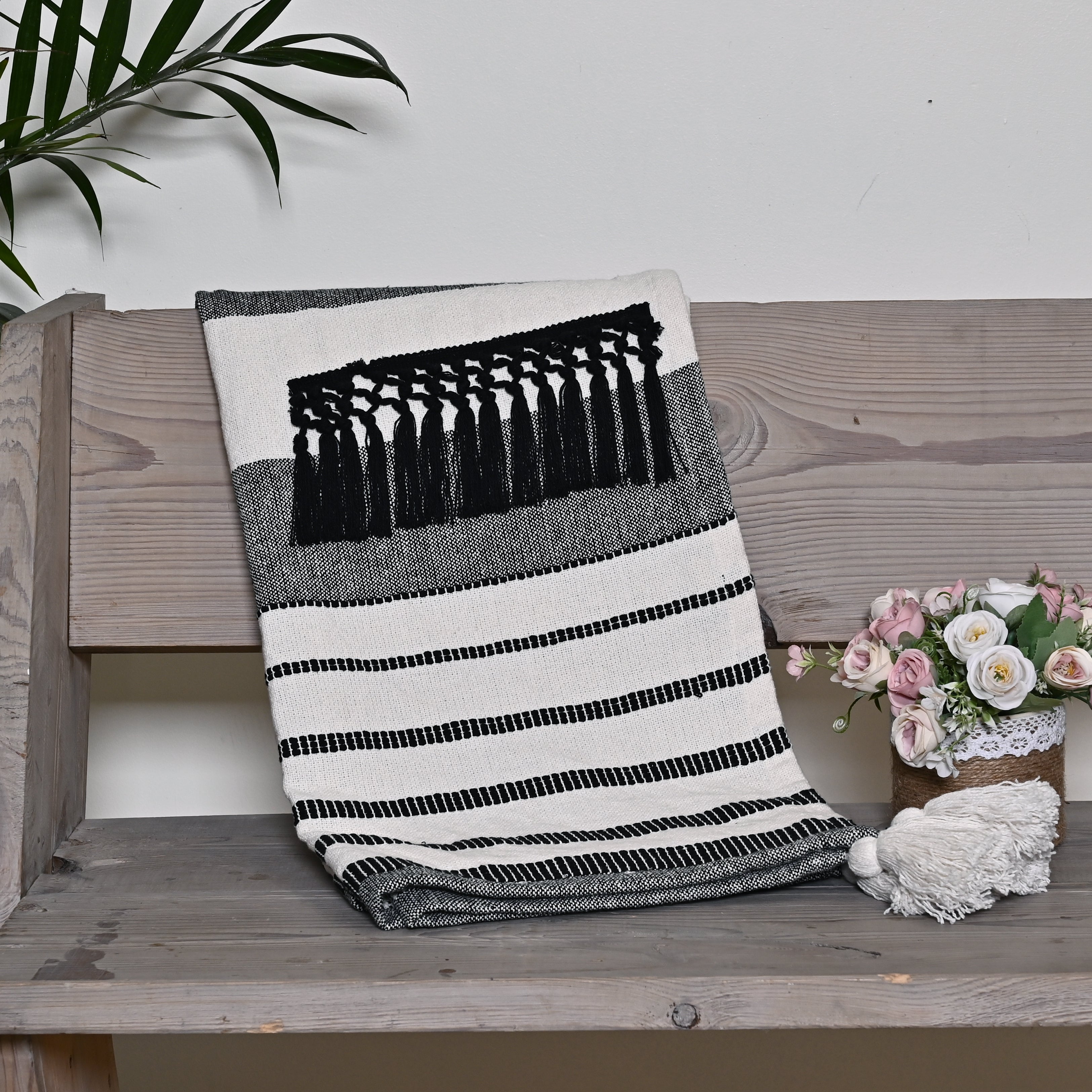Throw-Fringe-Black-White