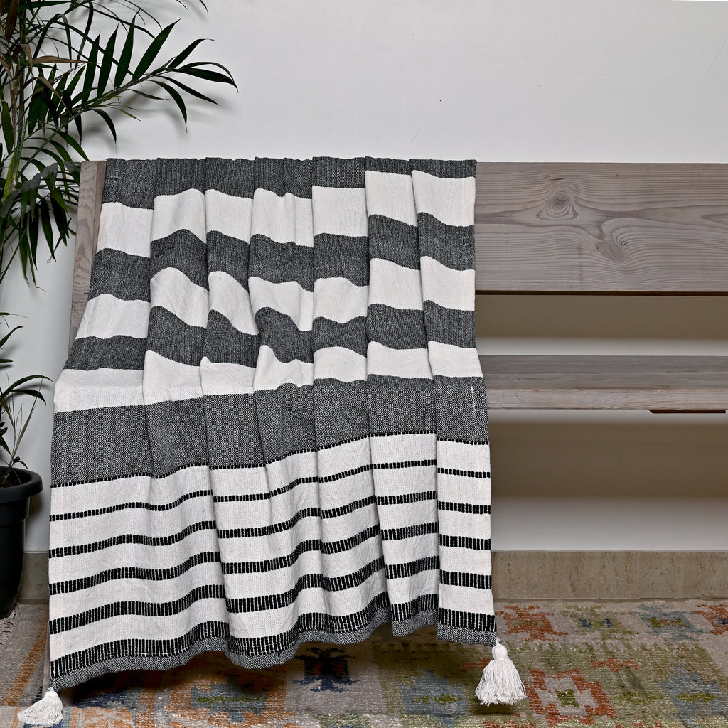 Throw-Stripe-Black-White