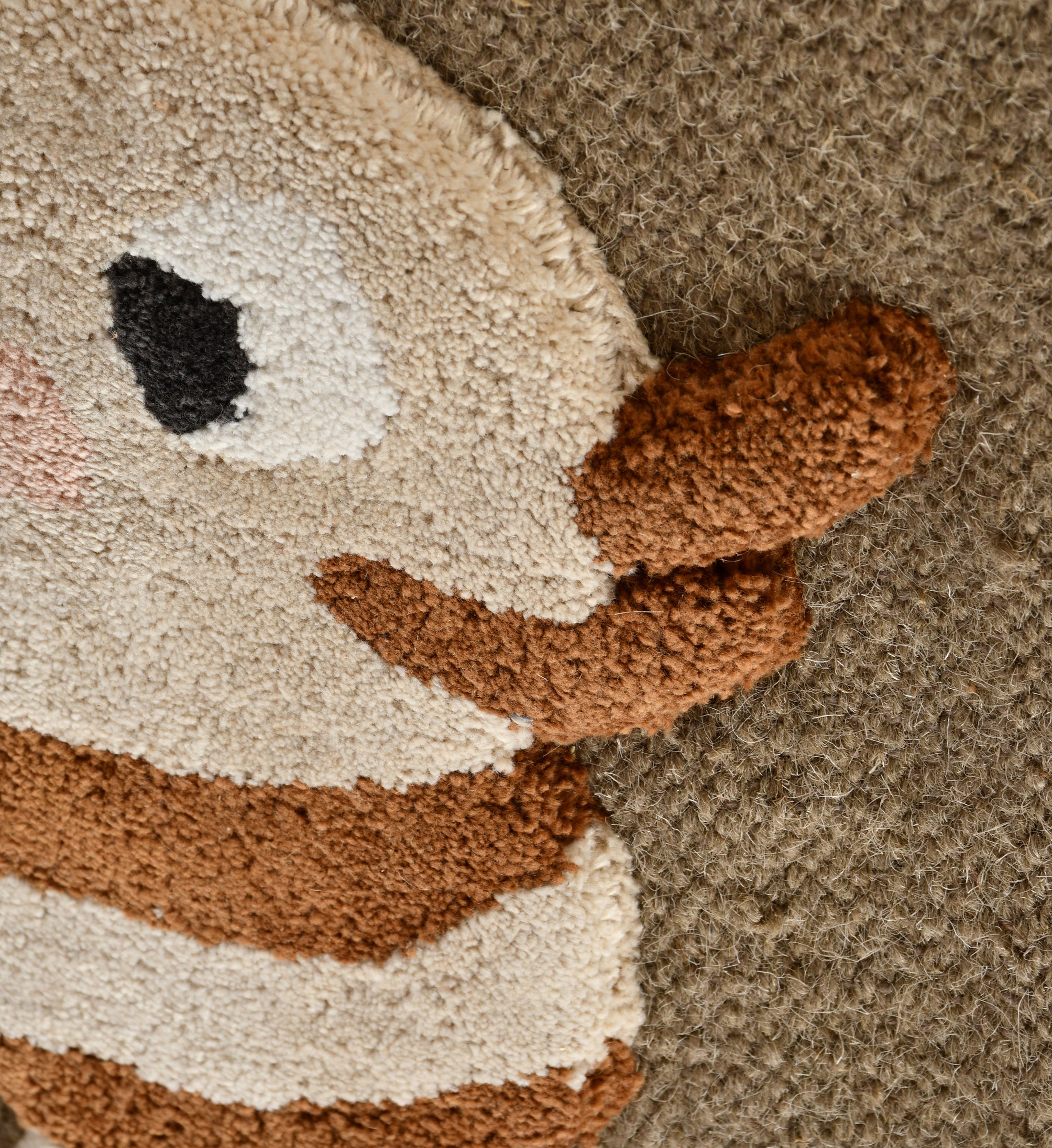 Wall Hanging Decor, Lightweight, Premium Wool Reptile Design