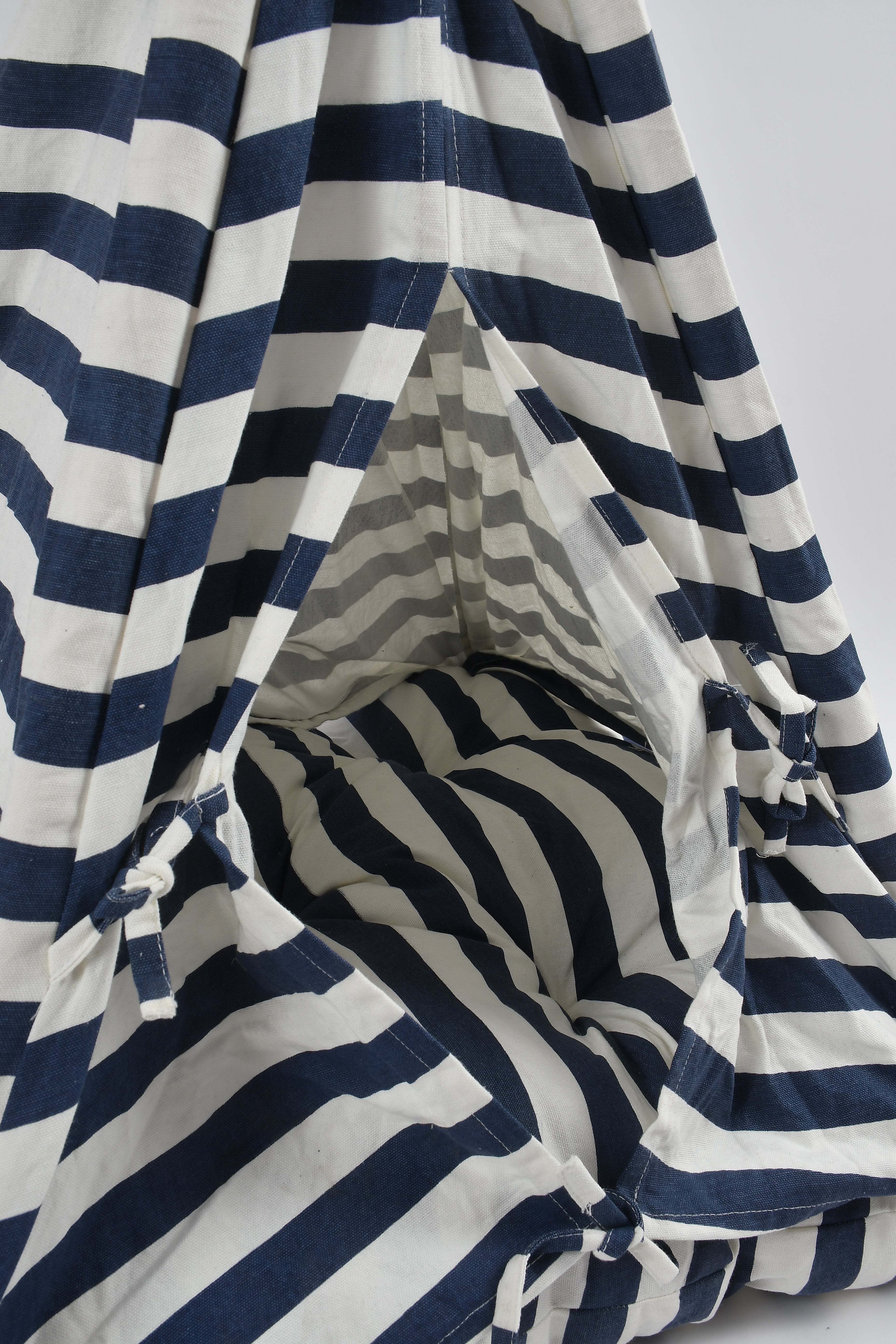 Striped Canvas Pet Teepee with Cushion