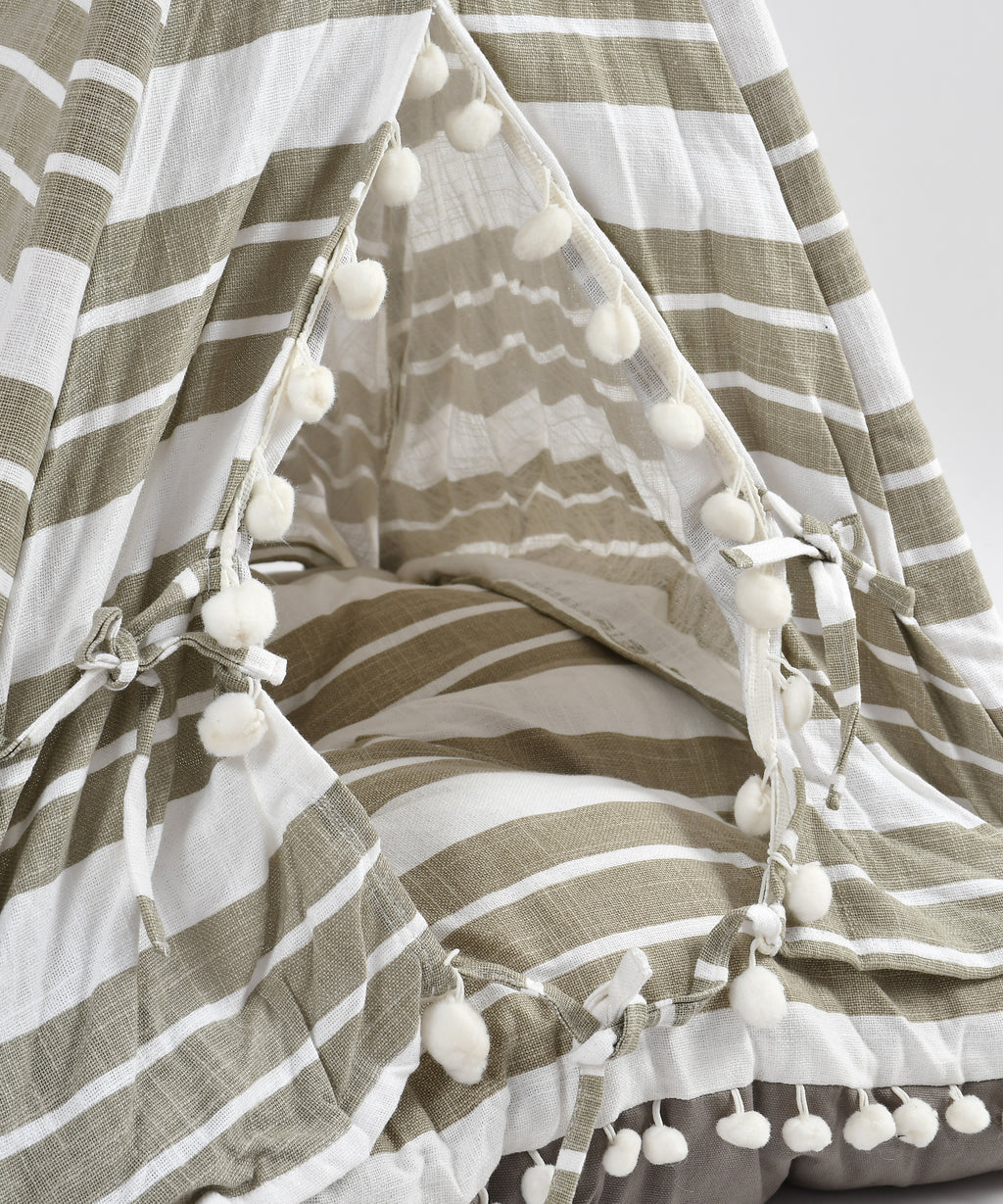 Funny Pet Teepee Tent for Dogs & Cats – Soft Cotton Canvas with Wooden Frame