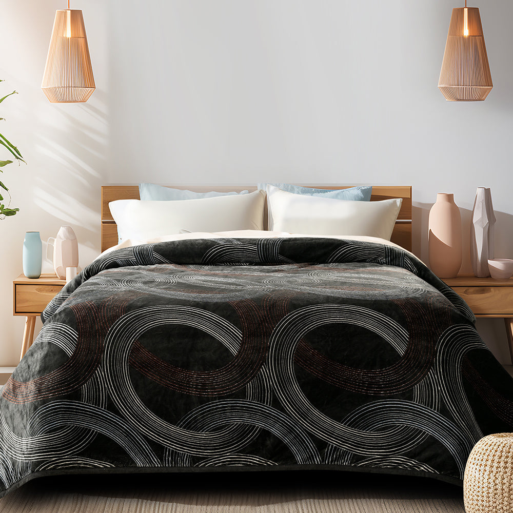 Decovia Midnight Orbit Blanket – Modern Elegance in Every Layer