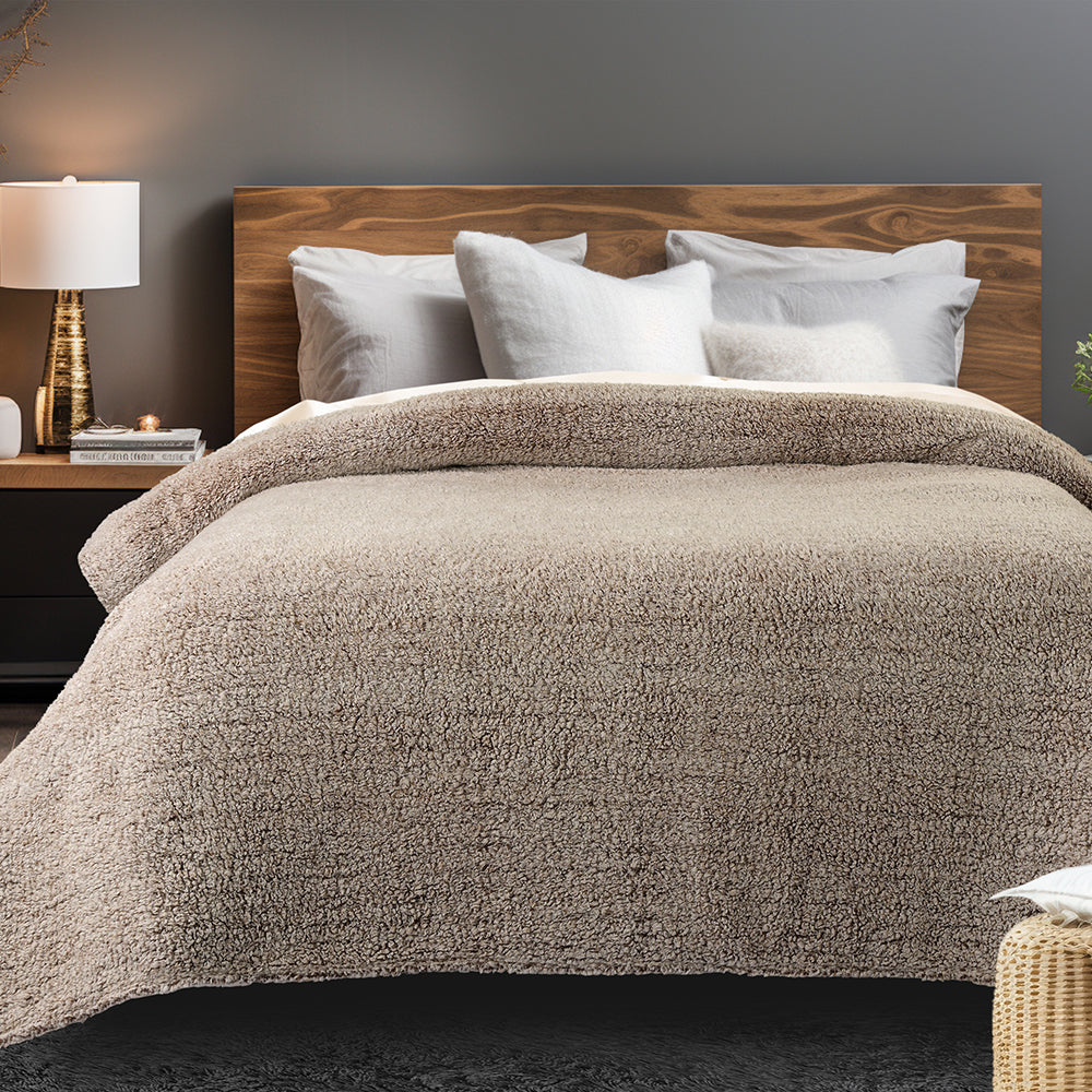 Cozy Sherpa Fleece Blanket – Ultra-Soft, Warm &amp; Lightweight Blanket
